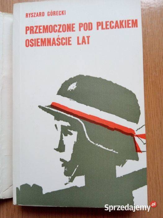 Przemoczone pod plecakiem 18 lat książka 1974r Dąbrowa Górnicza
