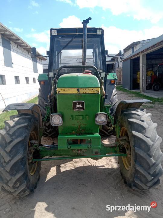 John Deere 3140