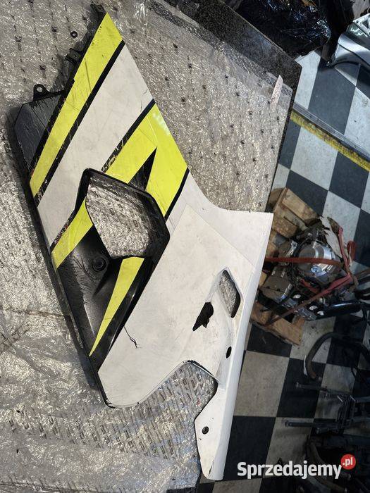 Suzuki Gsxr 600 750 K4 K5 Bok Prawy Boczek Pozostałe Poznań sprzedam