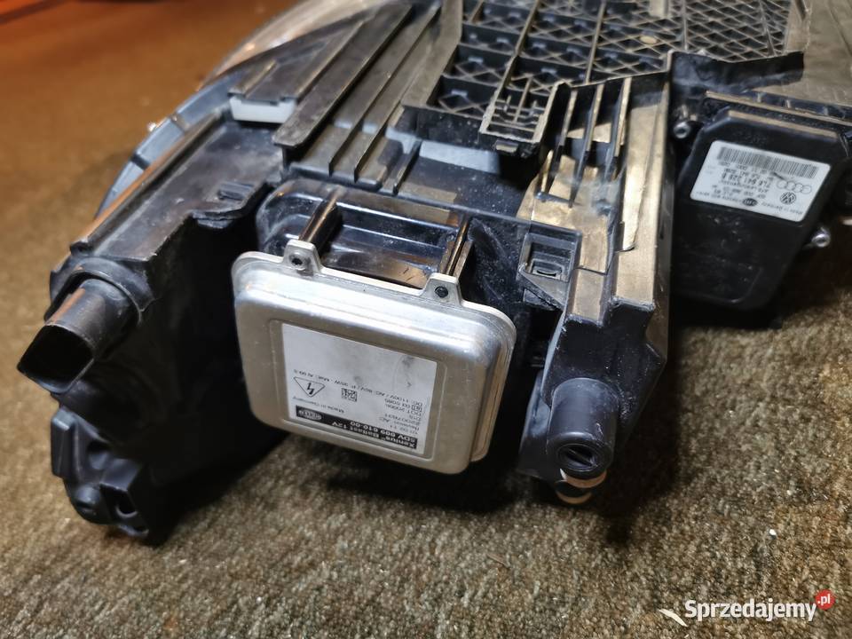 OCTAVIA II RS LAMPA PRZÓD PRAWA XENON 1Z1941019G osobowe Pielgrzymka