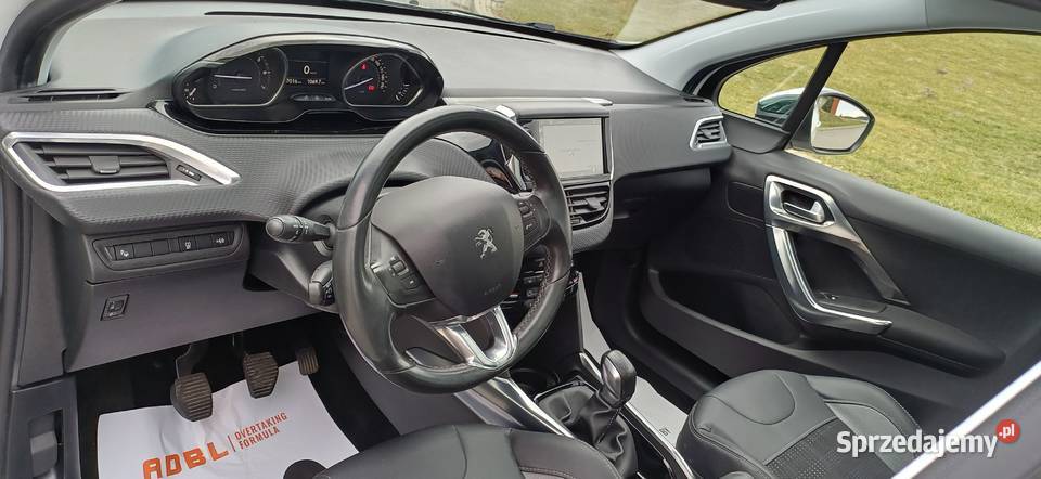 Peugeot 2008 16 VTI 120panorama2 x pdc komputer pokładowy