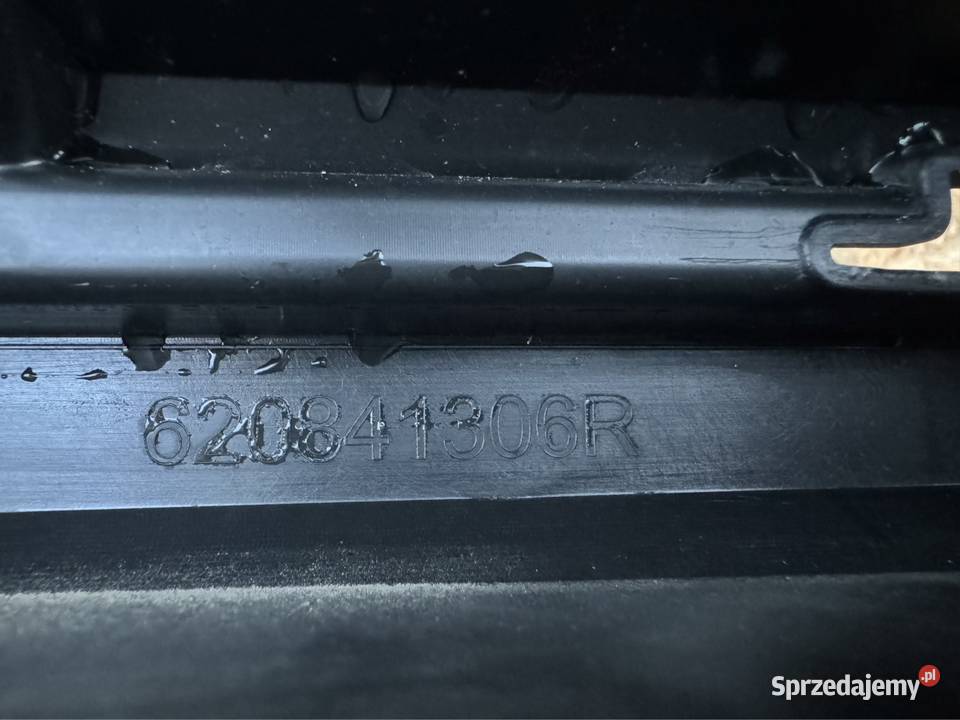 Spoiler dół zderzaka przód renault V 5 etech Rok produkcji 2025