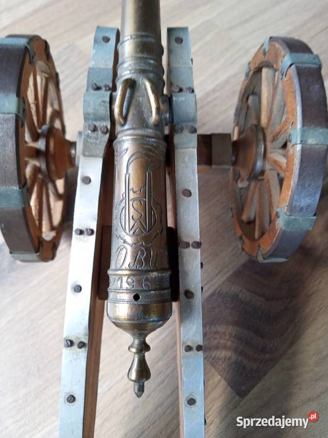 armatka dekoracyjna z 1969r z logo Huty Stalowa Tychy