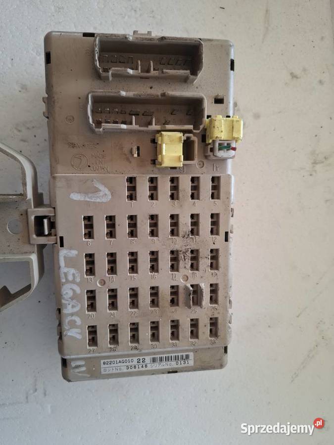 SUBARU LEGACY skrzynka bezpieczników 82201AG010 sprzedam