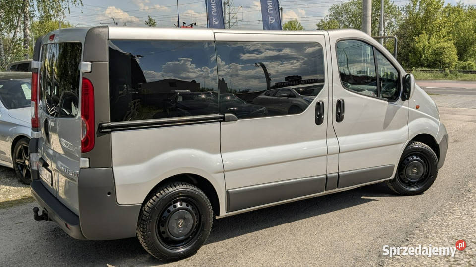 Opel Vivaro BUS 9Osób 20D115OPŁACONYBezwypadkowy
