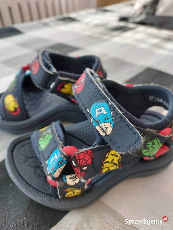sandały Marvel 20 i klapki Decathlon 1920 2pary