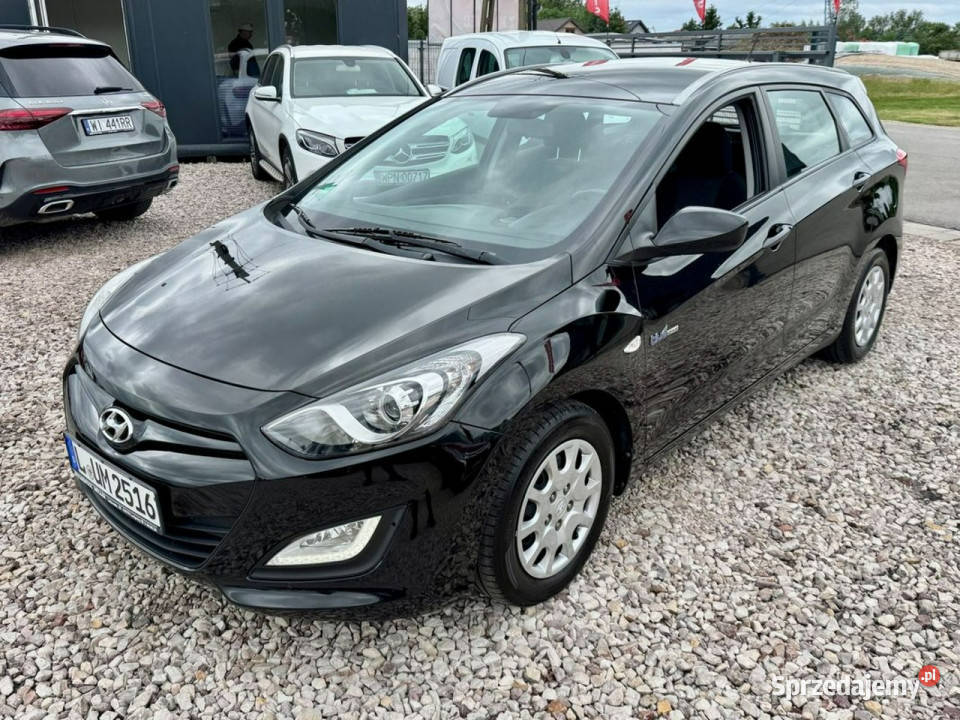 Hyundai i30 i30 16 crdi 1 WłOryginalny Lakier i Szerominek sprzedam