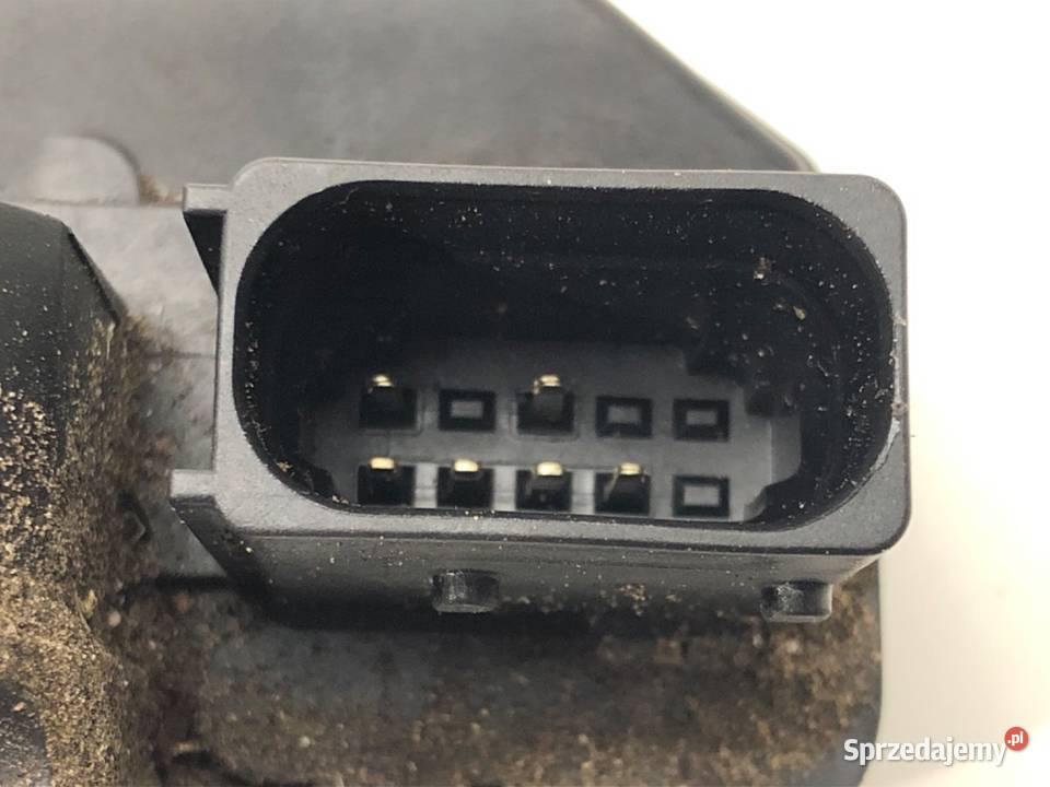 ZAMEK DRZWI PRAWY TYŁ OPEL ASTRA J Kombi 1015