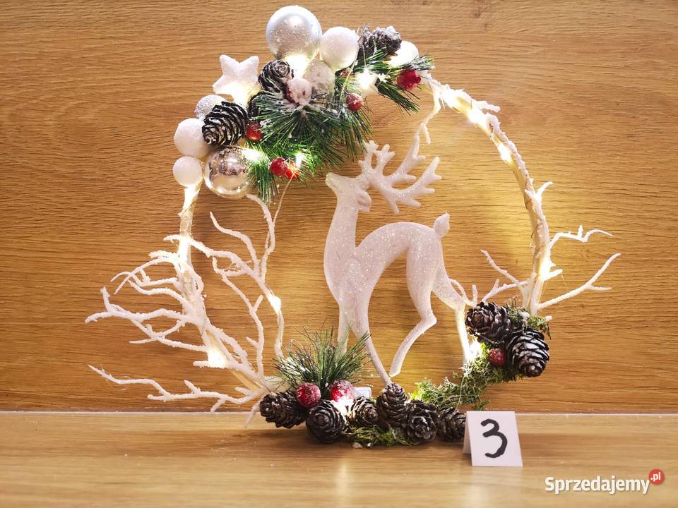 Stroik świąteczny na drewnianej obręczy LED Kielce