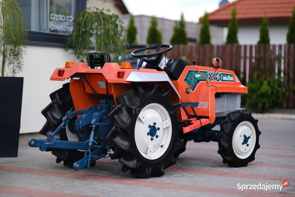 Kubota XB1D 4 x 4 12 Tajęcina