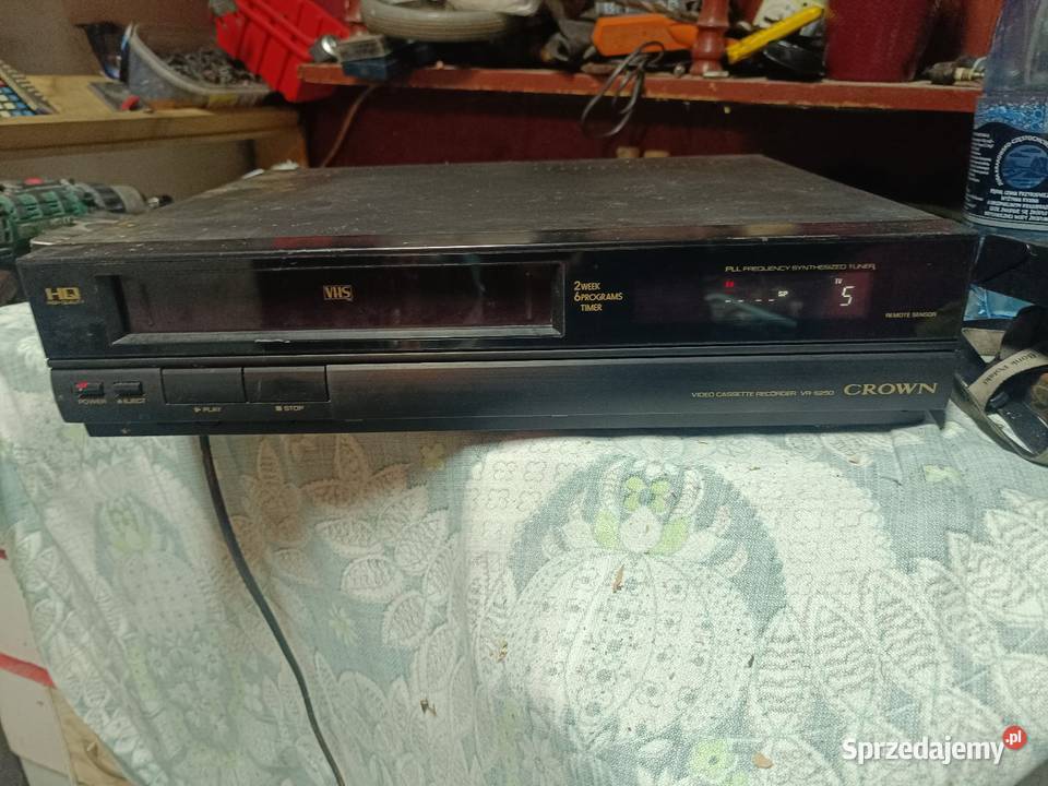 Magnetowid VHS Crown Chojnów