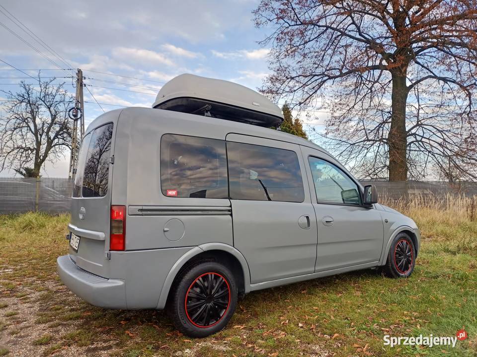Opel combo c tour osobowy 17 disel nieuszkodzony Combo sprzedam