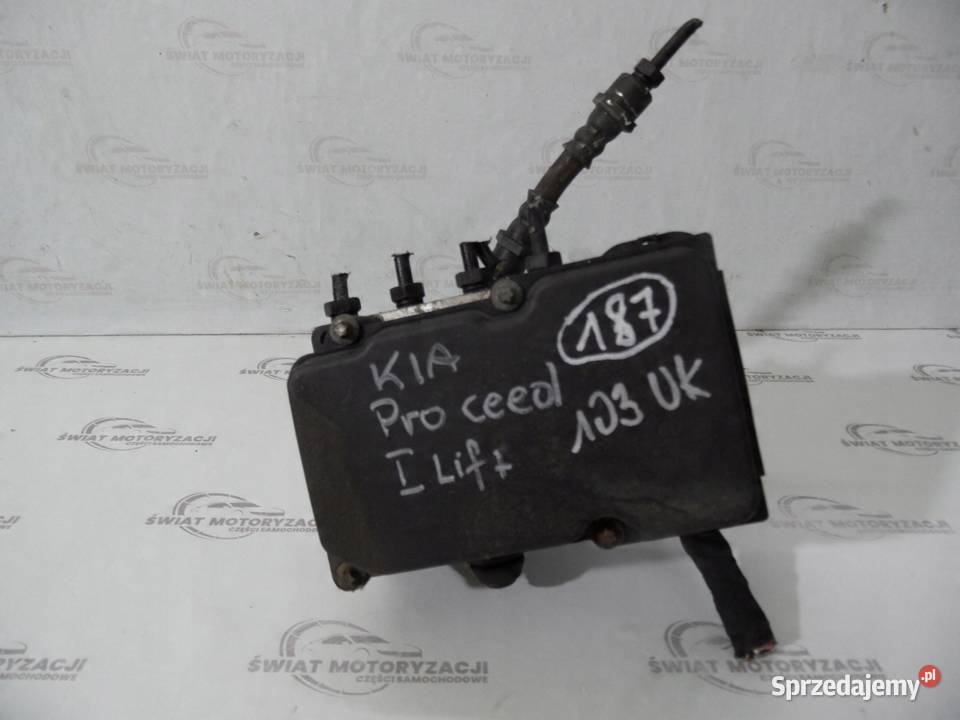 KIA PRO CEED I 14 CVVT 10r pompa ABS 589201H400 osobowe świętokrzyskie