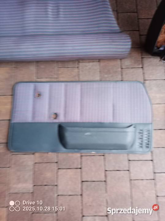 Komplet siedzeń z tapicerką drzwi i zagłówkami Kraków sprzedam