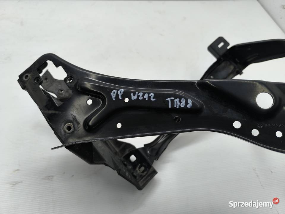 OKULAR WSPORNIK MOCOWANIE LAMPY PRAWY MERCEDES