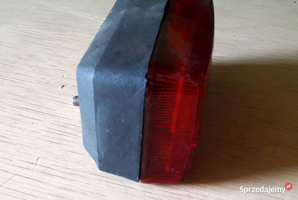Polski Fiat 126p Maluch lampa przeciwmgielna