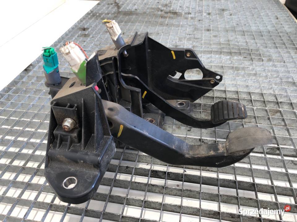 PEDAŁY RENAULT MASTER III 465104099R 23 163 osobowe Części samochodowe podkarpackie