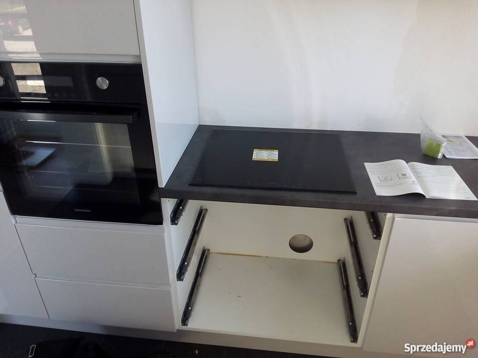 Elektryk Podłączanie kuchnipłyt indukcyjnych Remont i budowa