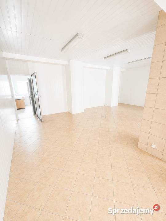 Lokal handlowomagazynowy 1632 m z działkami Miastko