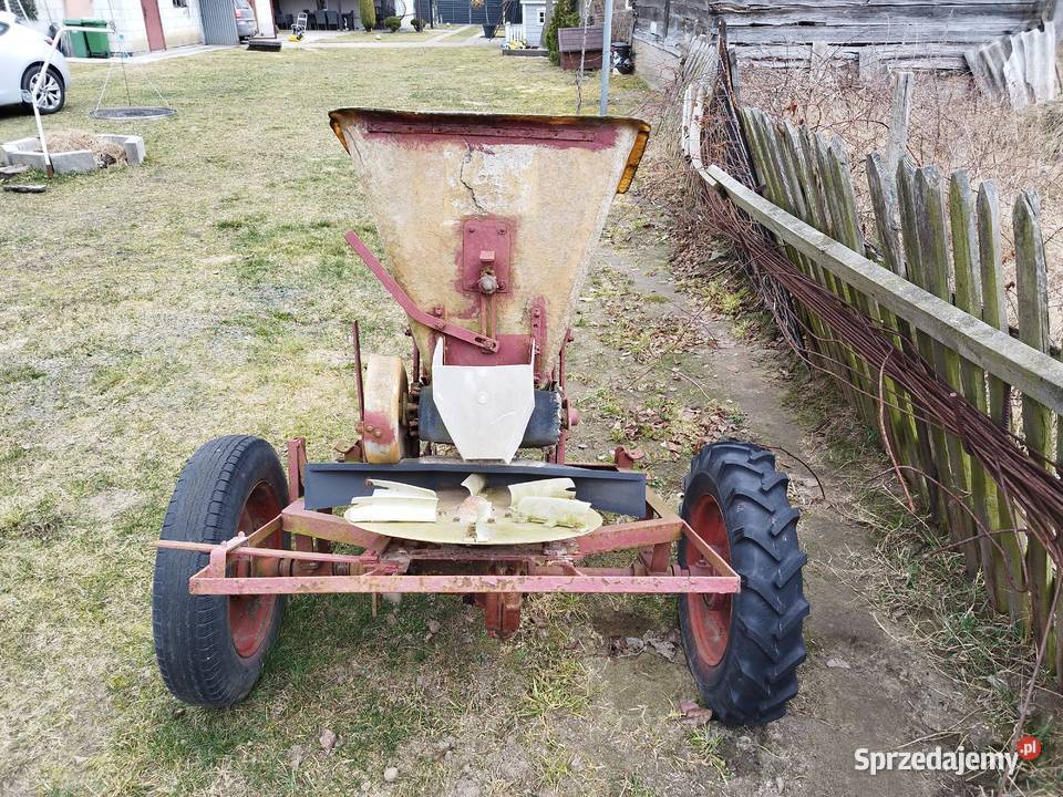 Rozsiewacz nawozu Wólka Świątkowa