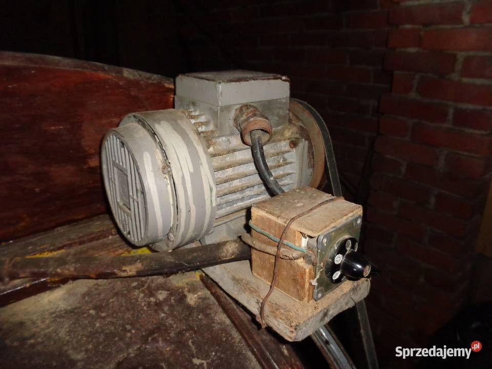 Młynek do zboża z napędem elektrycznym silnik o