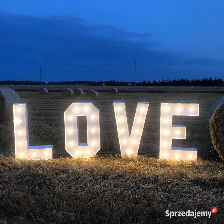 napis LOVE Ostrów Wielkopolski