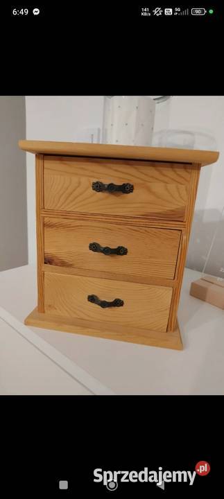 Komoda na biżuterię