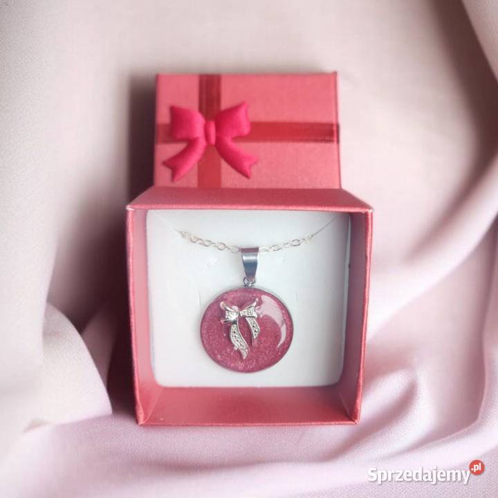 Naszyjnik pełen blasku różowa żywica i srebrny Sanok