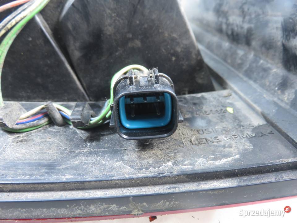 LAMPA PRAWA TYLNA MITSUBISHI PAJERO PININ
