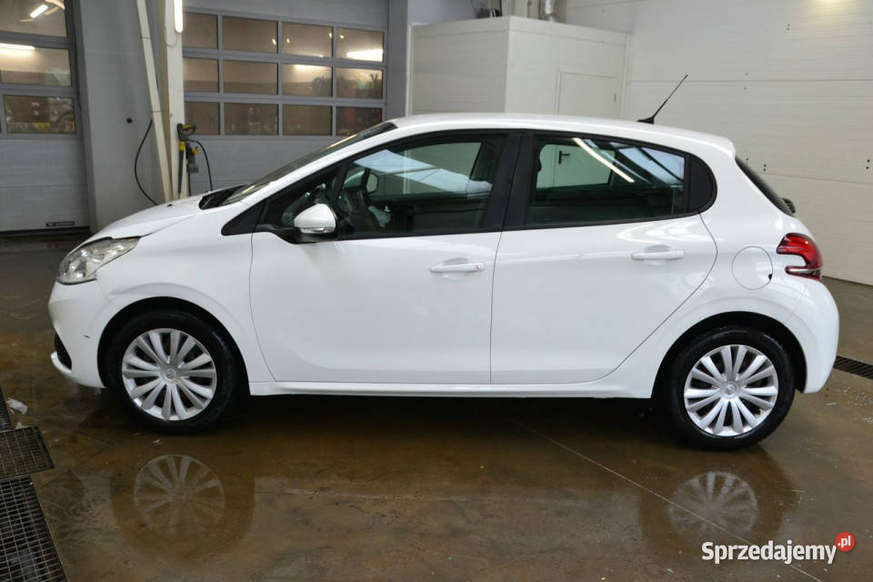 Peugeot 208 15 hdi 100 model 2020 wersja 100KM Kęty sprzedam