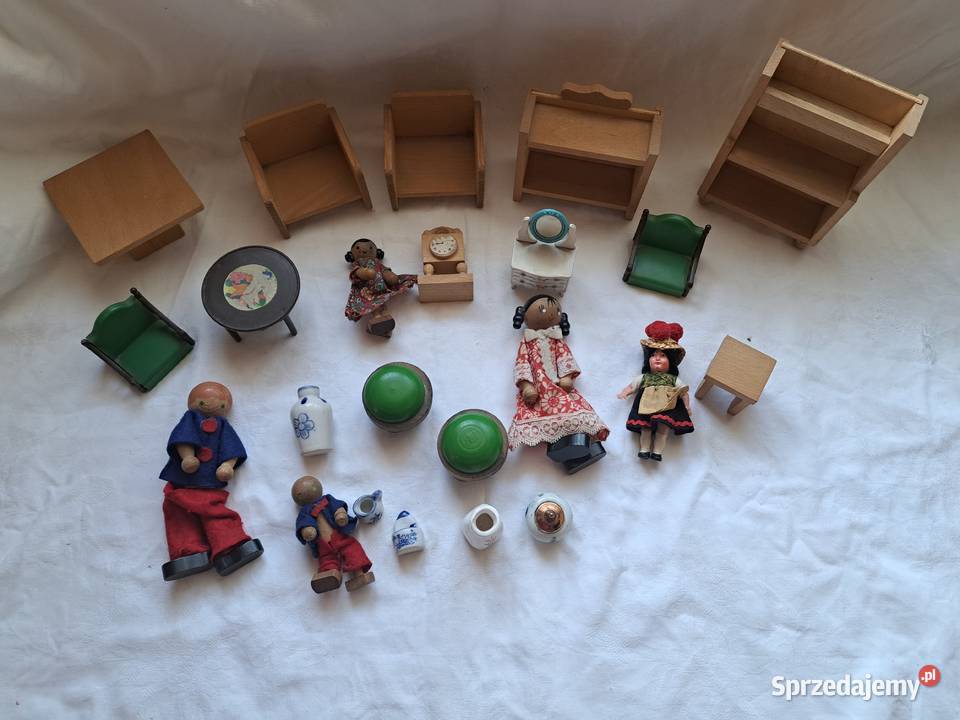 Stare zabawki, lalki różnych zestawów