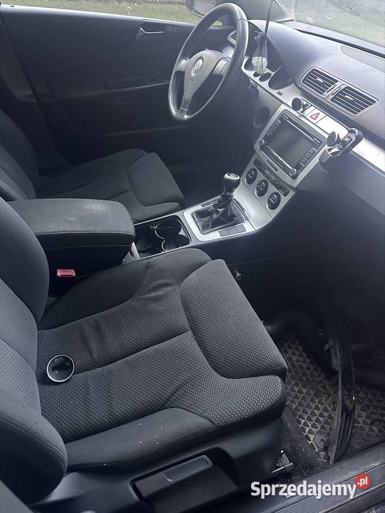 Volkswagen Passat B6 20 TDI granatowy Wolin