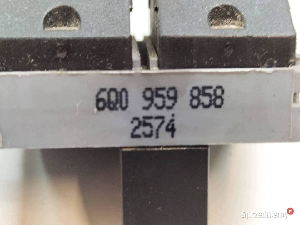 PRZEŁĄCZNIK SZYB 6Q0959858A 6Q0959858 6Q0959859 Rok produkcji 2004