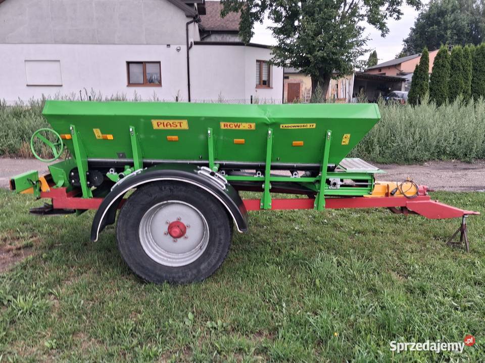 Rozsiewacz wapna rcw3 piast wapniarka Rzgów