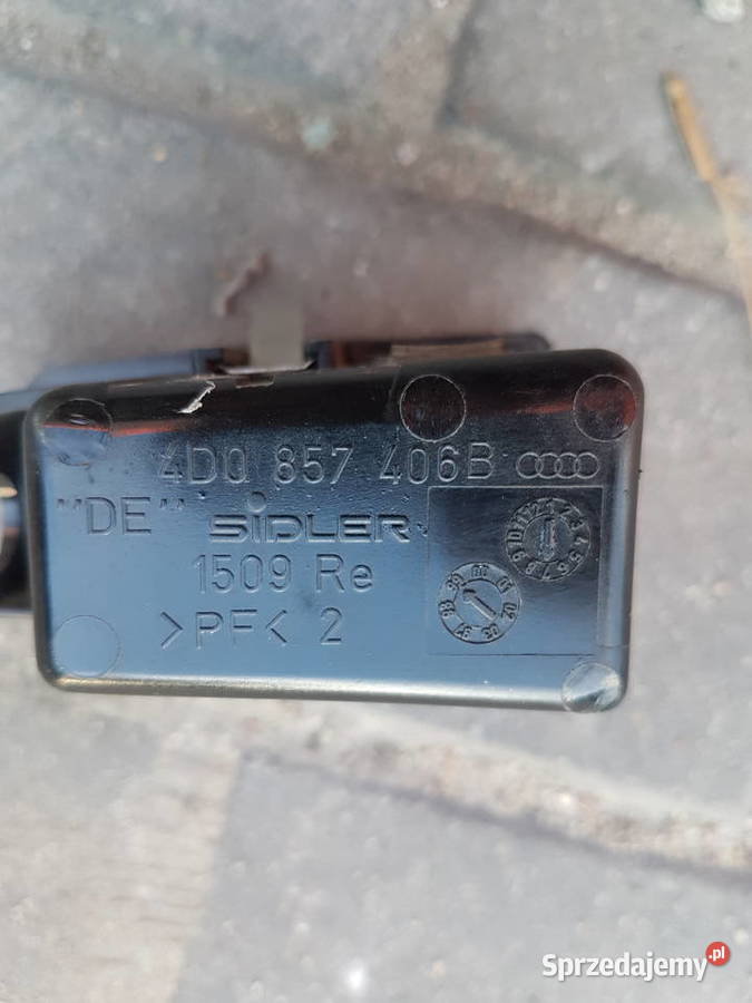 AUDI A8 D2 POPIELNICZKA TYL PRAWA 4D0857406B Turek