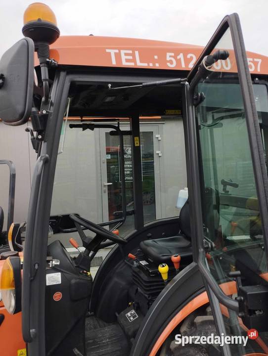 Ciągnik Kubota B1161 4x4 brutto Kabina ogrzewana Księżyno