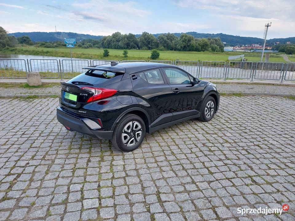 TOYOTA CHR Nowiutka Elektryczna WEBASTO Zasięg pełny VAT Warszawa