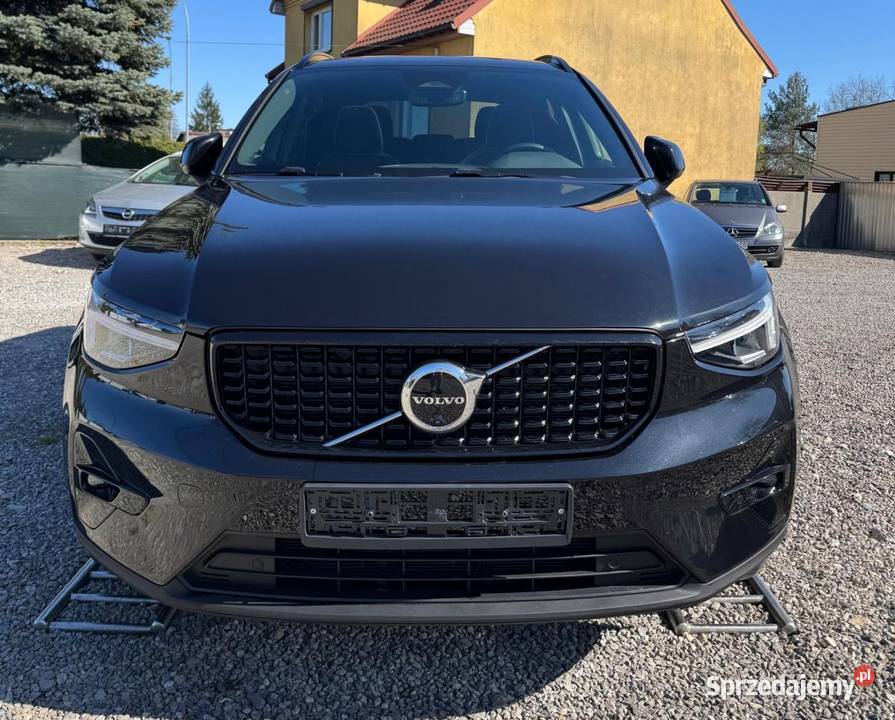 VOLVO XC40 B5 AWD MOMENTUM PRO 20 benzyna 250 podkarpackie Nisko