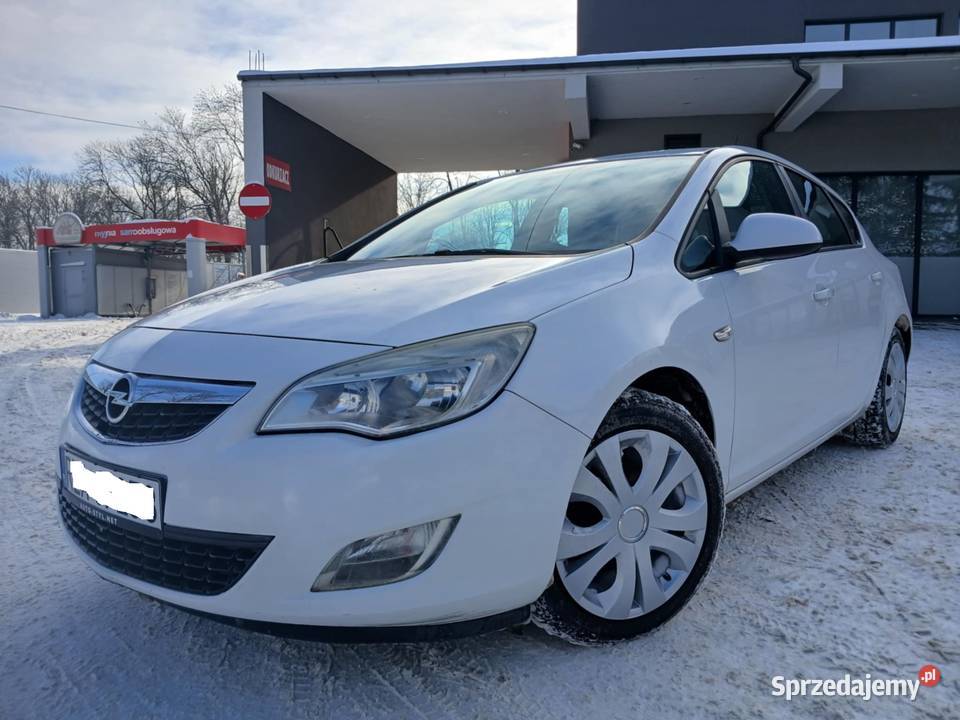 Opel Astra J 14GAZ Bez Korozji 2010r Manualna nieuszkodzony Przeworsk sprzedam