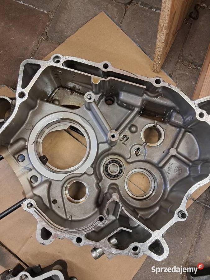 Kartery połówki silnika honda cbr 125 jc39 sprzedam