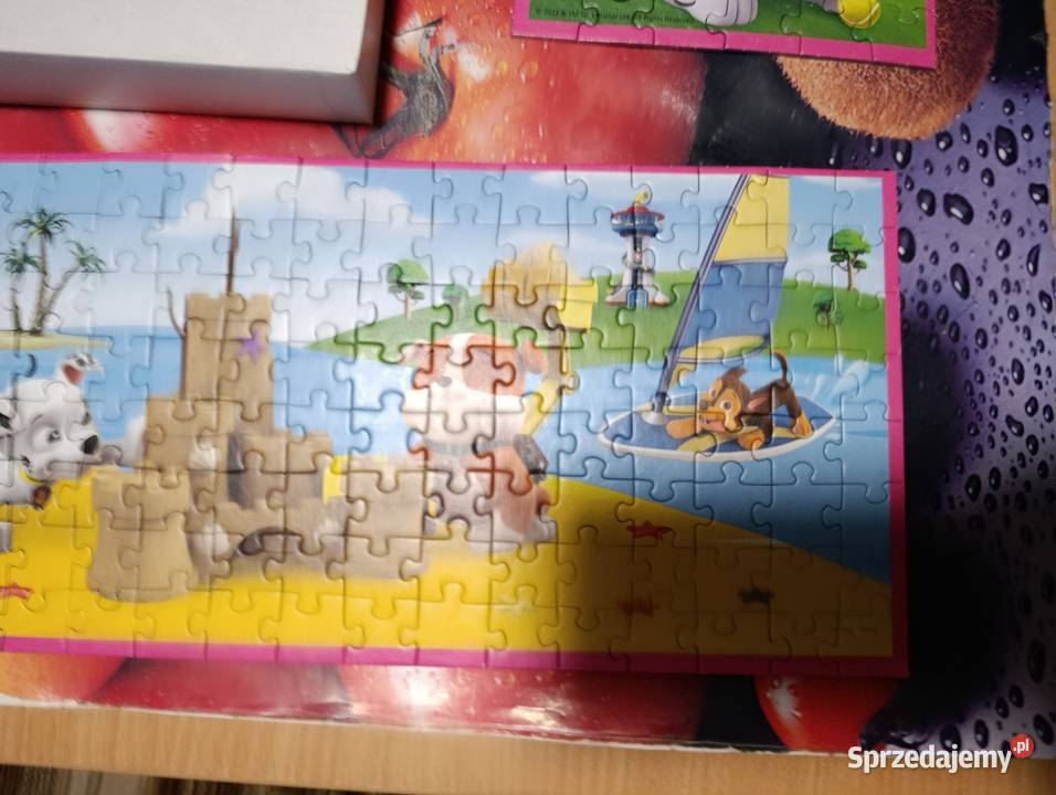 Puzzle przedstawia sceny z bajki Psi Patrol Poznań