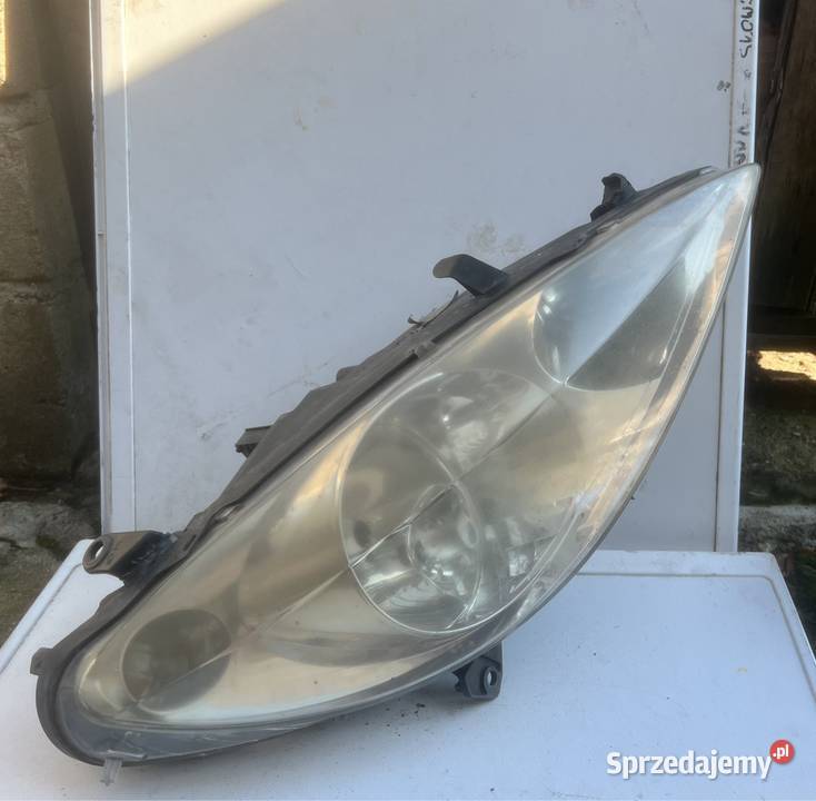 Lampa prawa przód Peugeot 307 sprzedam