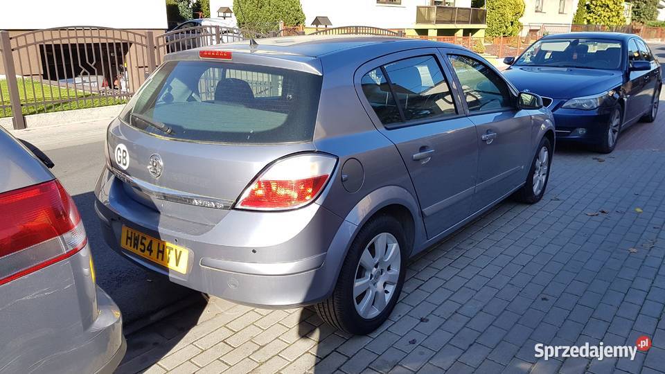 Opel Astra H 16 benzyna 2005 r na części 1600cm3
