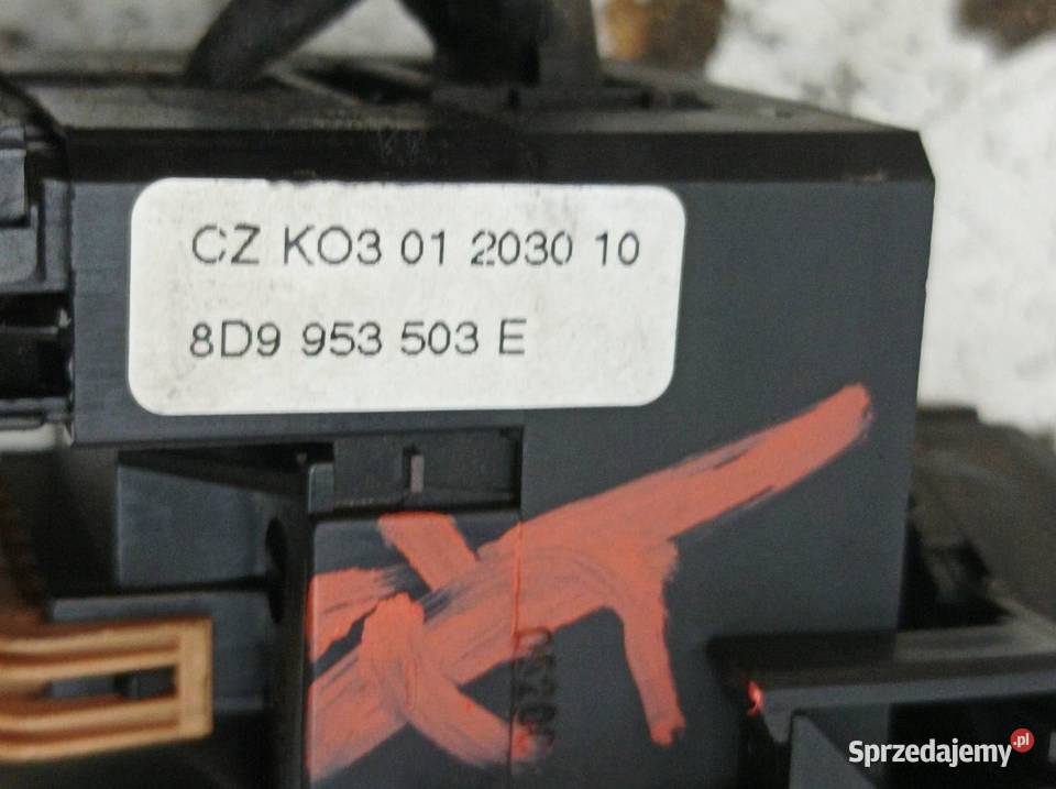 PRZEŁĄCZNIK ZESPOLONY TEMPOMAT 4D0953513P Audi