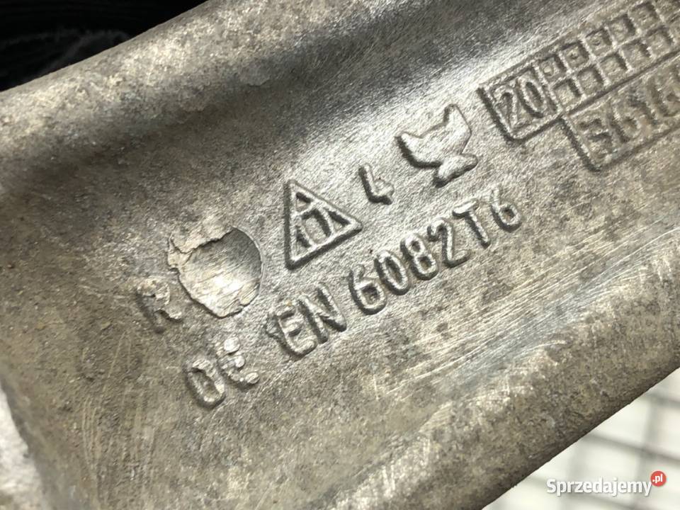 WAHACZ PRAWY PRZÓD BMW F07 Hatchback 0917 osobowe podkarpackie sprzedam