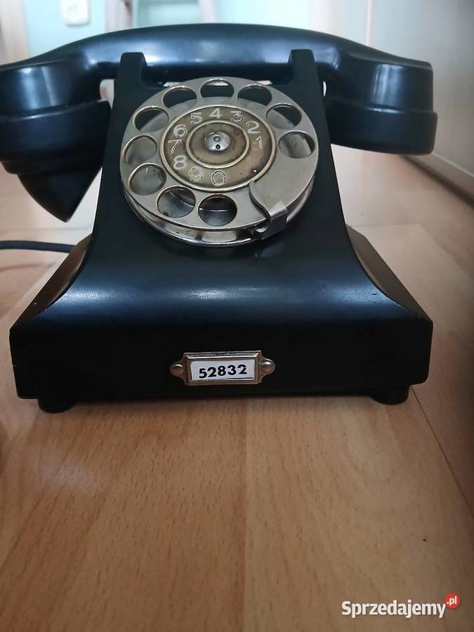 Stary telefon firmy Ericsson Kraków
