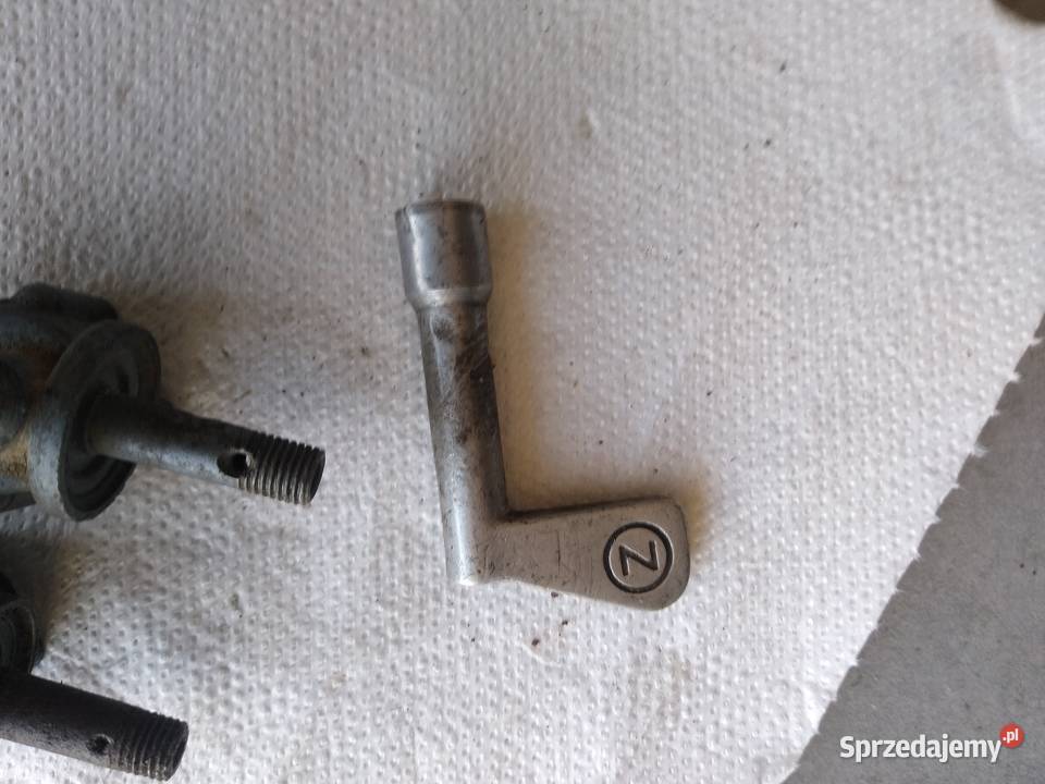 SHL komar WSK kraniki SW9 pozostałość prl Kraniki kujawsko-pomorskie Kruszwica