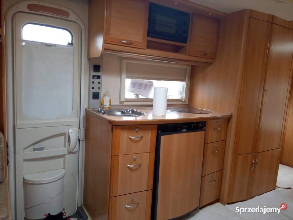 FENDT PLATIN 8 METROW Rok produkcji 2010