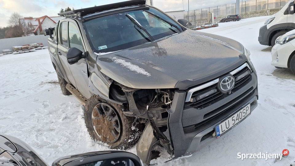 Toyota Hilux 2021 uszkodzona 204KM