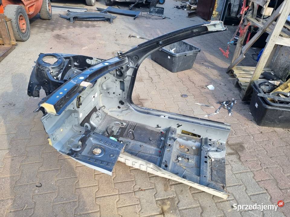 ĆWIARTKA PODŁUŻNICA PRAWY PRZÓD BMW F33 CABRIO osobowe sprzedam
